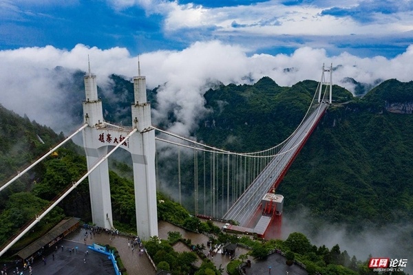 天堑变通途,矮寨大桥美如画