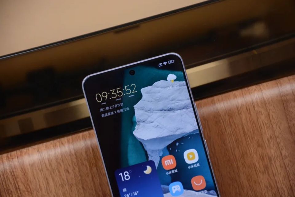 例如苹果iphone 15 pro max,三星s24 ultra,华为pura 70 ultra以及