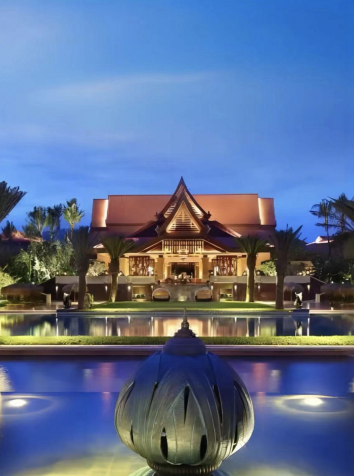 今年首次上榜的西双版纳融创皇冠假日度假酒店,就以傣族风格的庭院