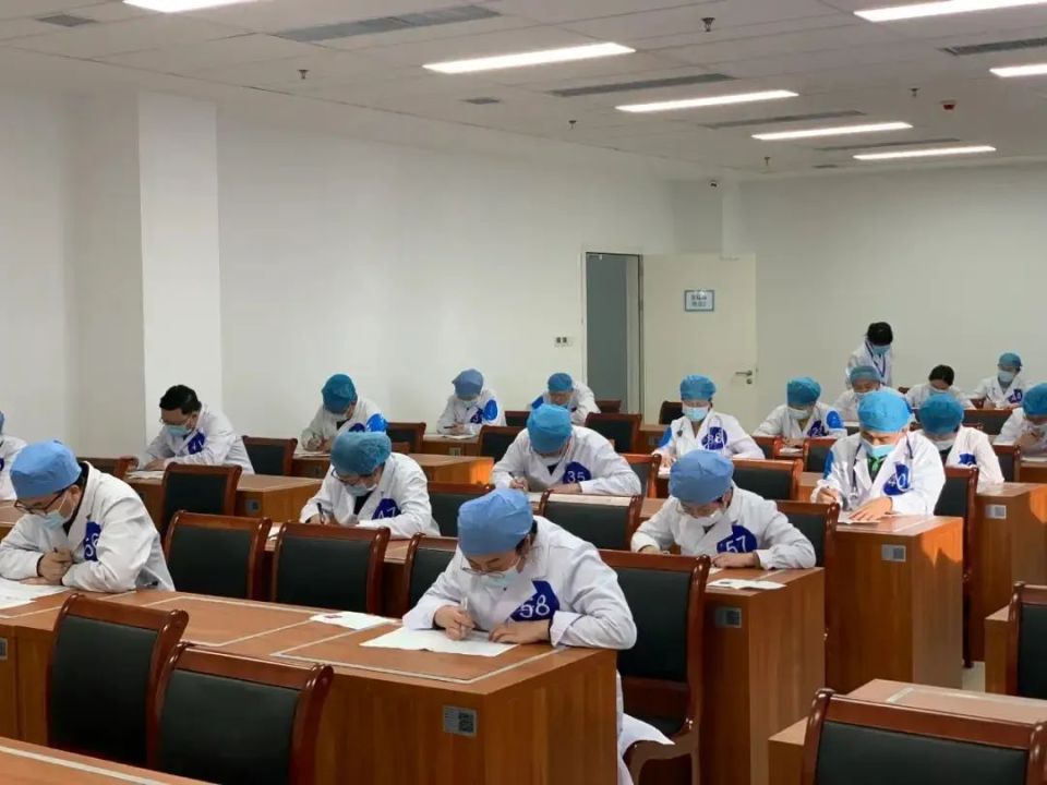 卫生资格考试为何有不少 59 分？成绩究