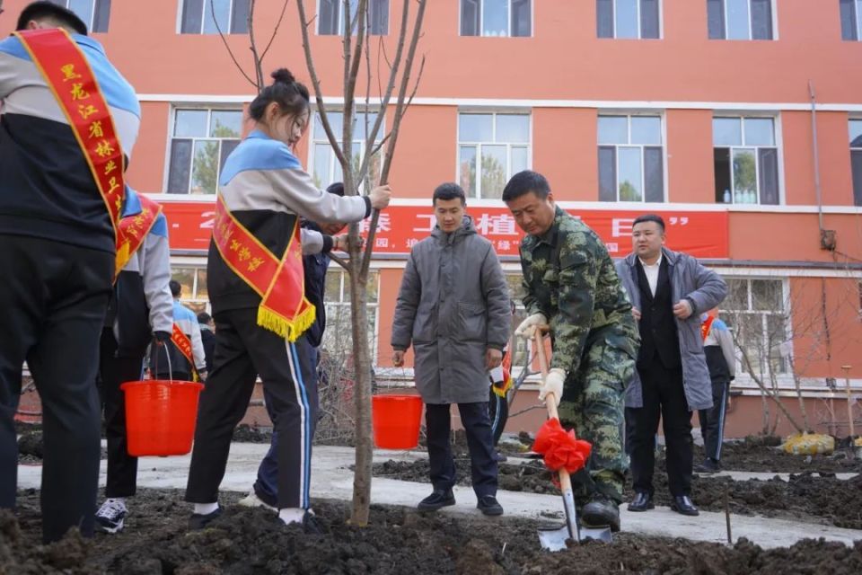 【4·20森工植树日】林区各地:共"植"新绿   同"树"未来