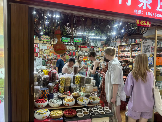 哈尔滨大发社区举办留学生中国茶文化体验活动