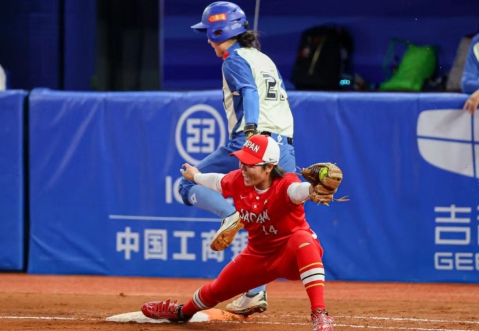 中国垒球队不敌日本收获亚军,河南姑娘王梦茹摘银-腾讯新闻