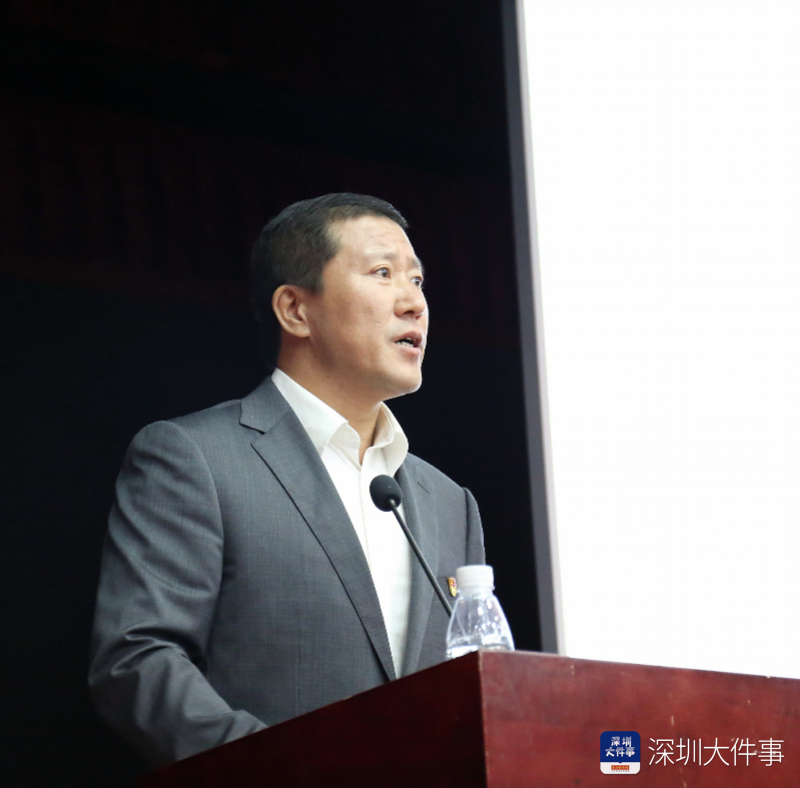 高中毕业日,校长寄语时,哪位深圳校长的话戳到了你?