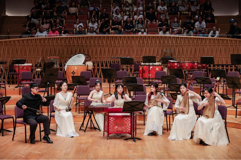 暑假,上海学生民族乐团用音乐演绎"红色随想"