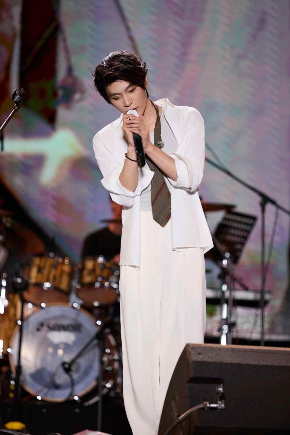 隔壁老樊_樊凯杰2025「流动」演唱会北京站官宣 以音乐赴你我之约