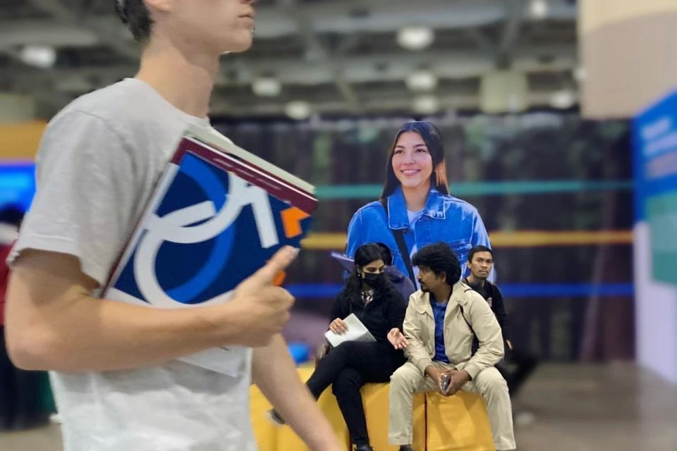 ƯƲ
