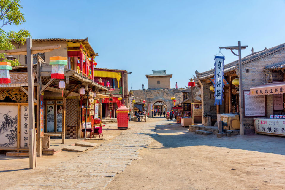 宁夏银川镇北堡西部影城,曾拍摄出《红高粱》《大话西游》等作品.