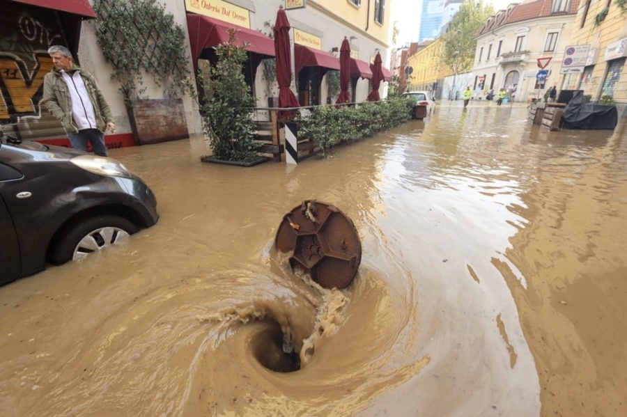 【看世界】暴雨席卷意大利北部,河水上涨淹没米兰街区