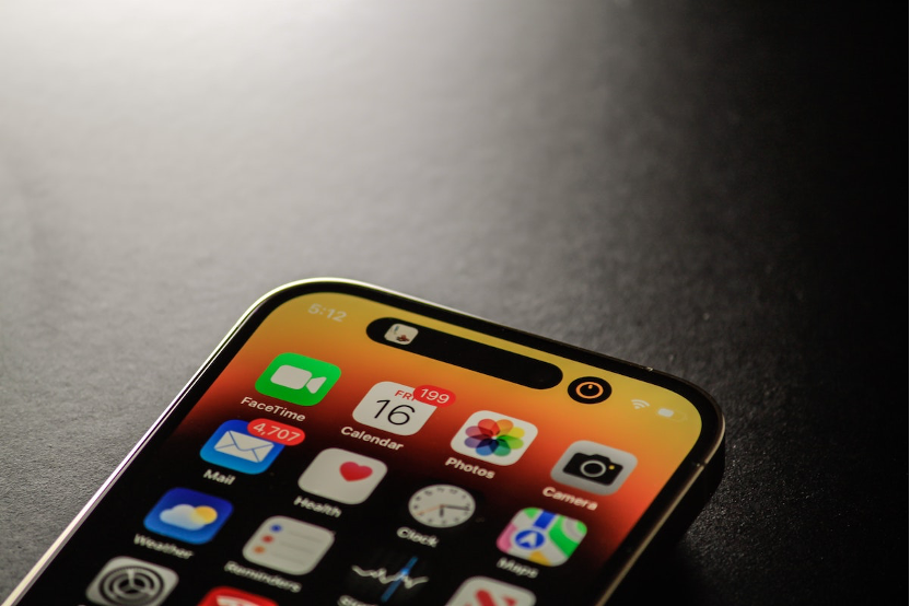 苹果 iOS 18 可能是 iPhone 历史上最重磅的软件更新｜晚报_腾讯新闻