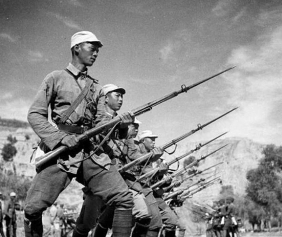 八路军拼刺之王,一人捅杀3个日军!当官拒绝给女儿找工作_腾讯新闻