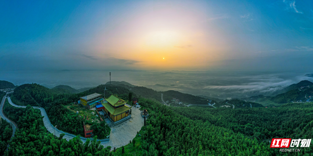 05长沙以北,仲夏的风从影珠山上吹过,竹林沙沙作响,树影斑驳可爱