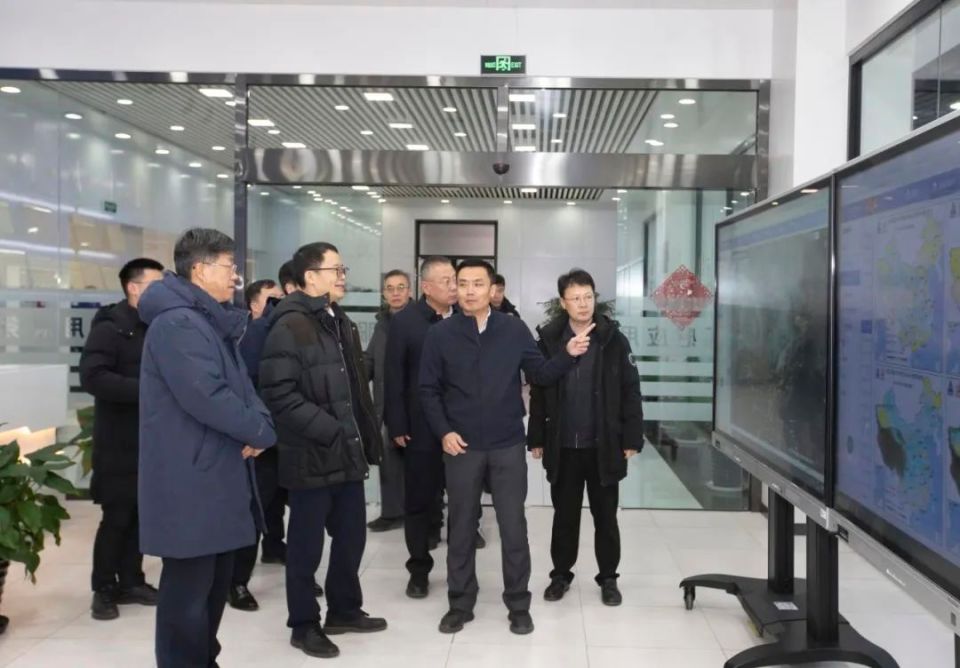 王海怀拜会中国气象局党组书记局长陈振林