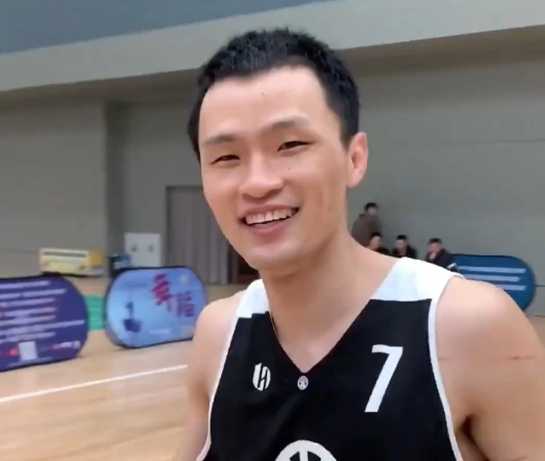 李观洋是怎样的人?原来视频里早有征兆