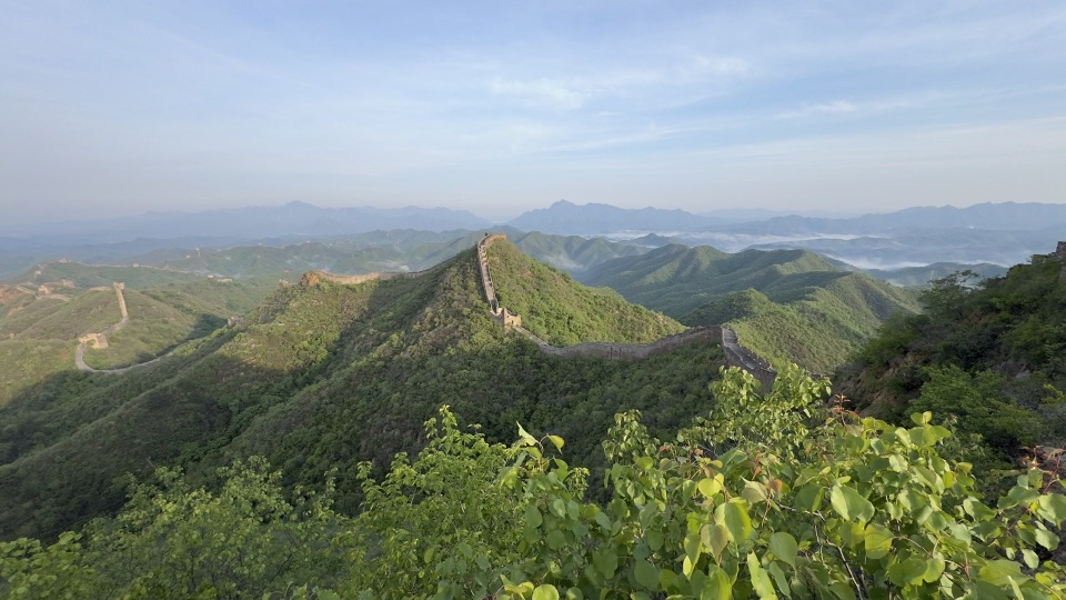 河北滦平:雨后金山岭长城现云海景观