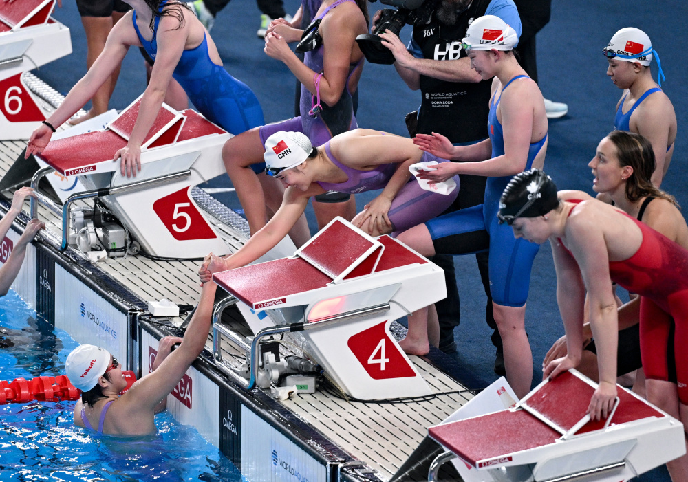 游泳——女子4x200自由泳接力:中国队夺冠