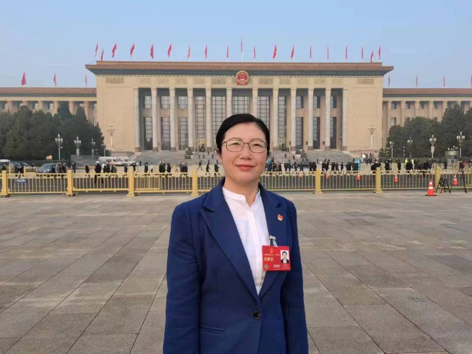 全国人大代表伊利集团王彩云以科技创新为引领加快奶业振兴