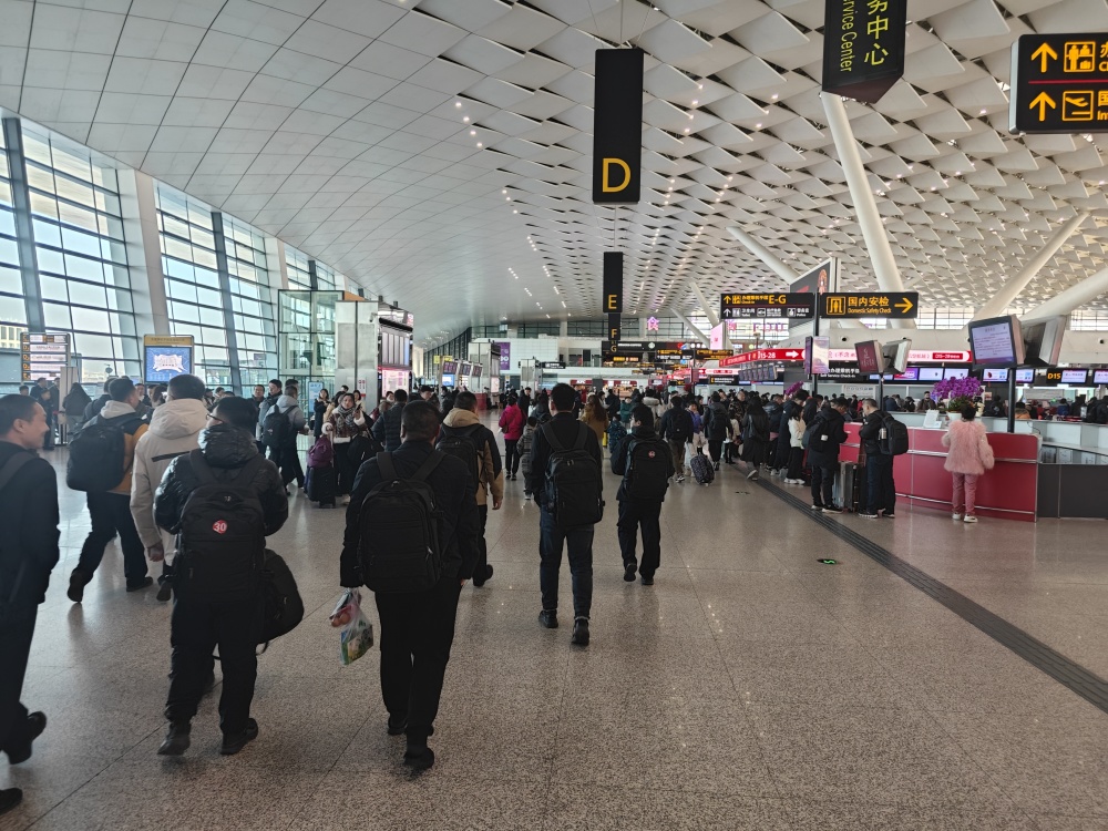 67郑州机场:建议乘客航班起飞前2小时到达机场