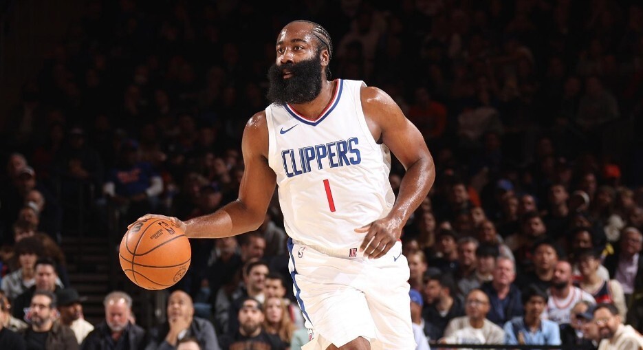 状态不俗但未迎开门红,哈登快船首秀出战31分钟得到17分6助_腾讯新闻