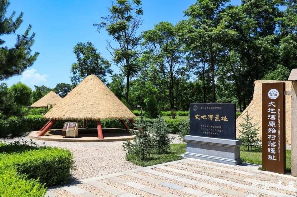 【甘快看】大地湾文化ip形象大使"小祖宗"惊艳亮相天水麻辣烫吃货节_