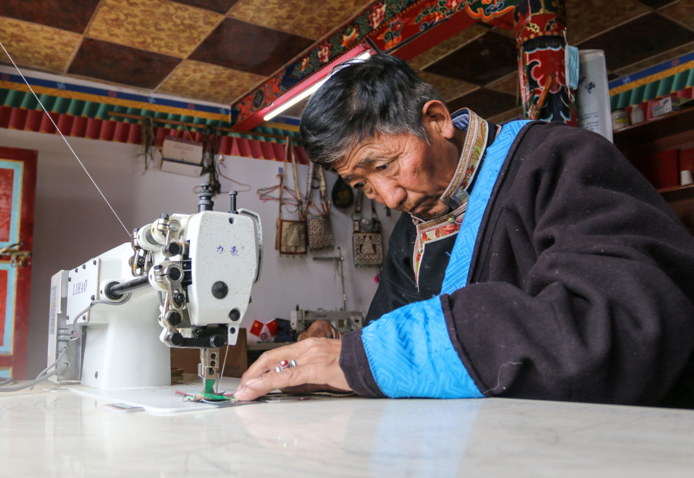 西藏工匠丨索朗群培:马包传匠心_腾讯新闻