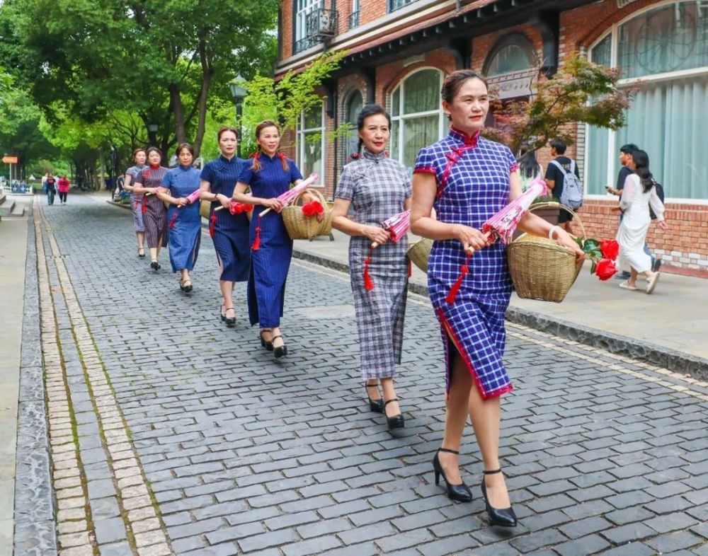 土布旗袍秀传统文化潮