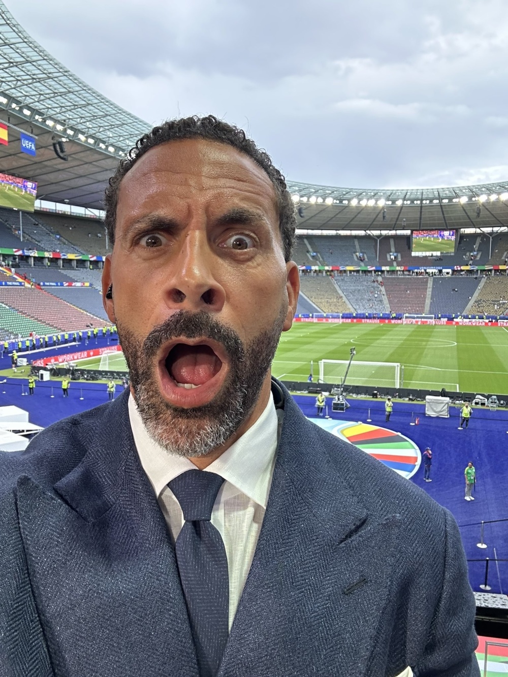 图文不符啊费迪南德晒决赛现场照:我根本不紧张