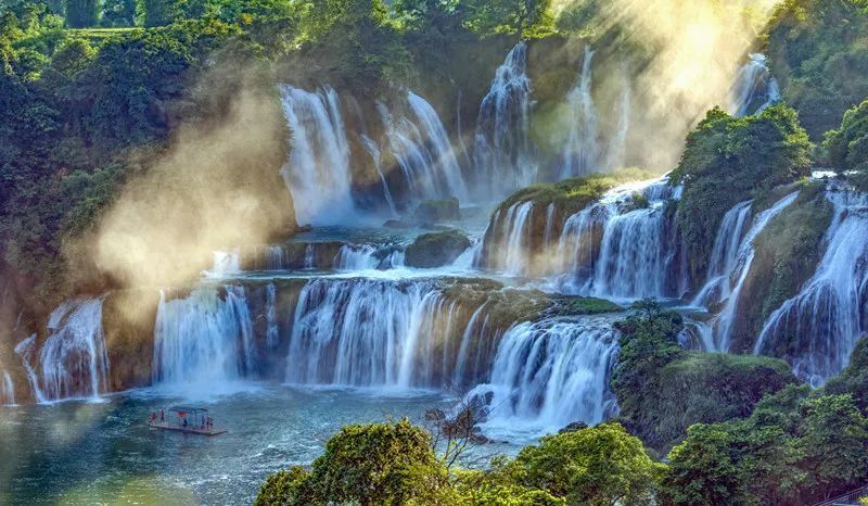 崇左大新德天跨国瀑布▲南宁上林三里61洋渡 霞客桃源"中越边关