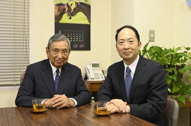 中国驻日本大使馆公使杨宇离任回国