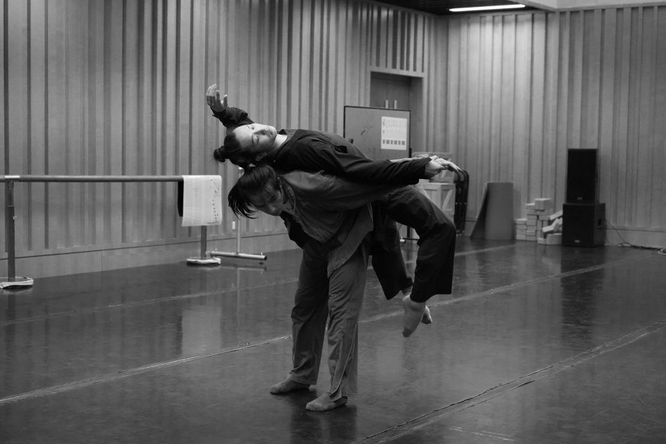 【独家】青年舞蹈家胡阳转型导演,诗剧《九歌》借屈原诗篇浇己之块垒