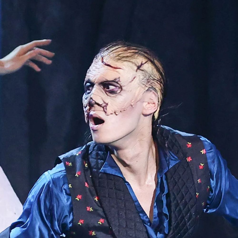 《歌剧魅影》中,最后那一朵没有送出的玫瑰_腾讯新闻