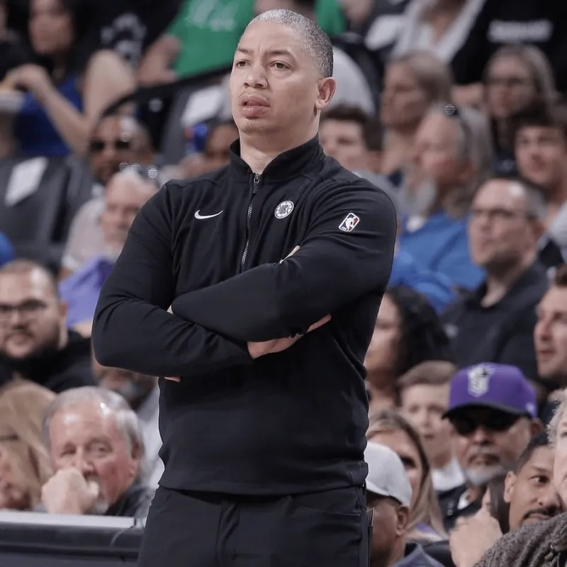 nba早报|湖人詹姆斯有分歧 雷迪克接近成新帅 热火续约巴特勒