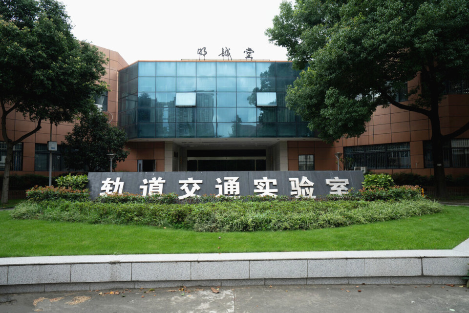 难以理解!继四川大学撤销31个本科专业后,又一所211高校撤销专业