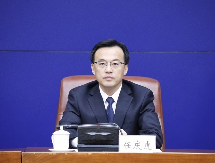 济南市委常委,副市长任庆虎介绍,近年来,济南市坚持以高质量规划为