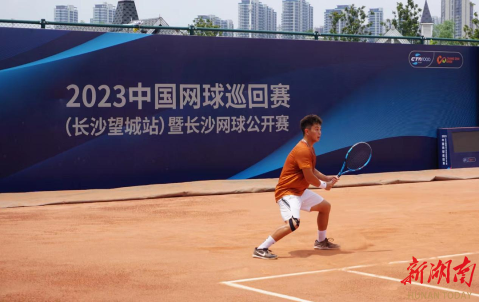 2023中国网球巡回赛·长沙望城站｜一小时速战，赛会男单头号种子逄仁龙顺利晋级_腾讯新闻