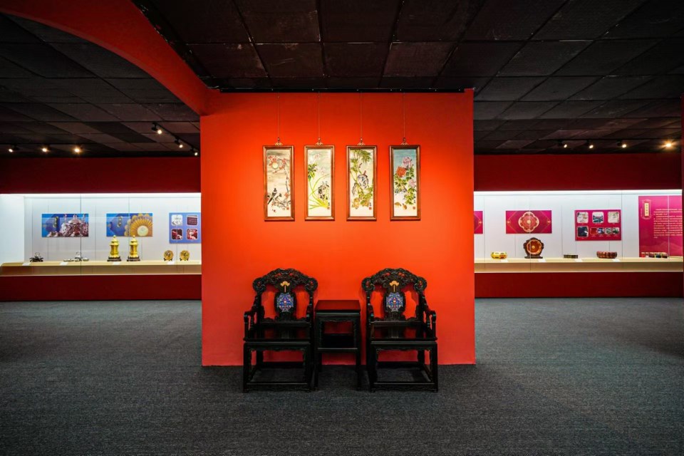 2024首届镇海寺非遗文化节暨北京燕京八绝宫廷艺术作品展开幕_腾讯新闻