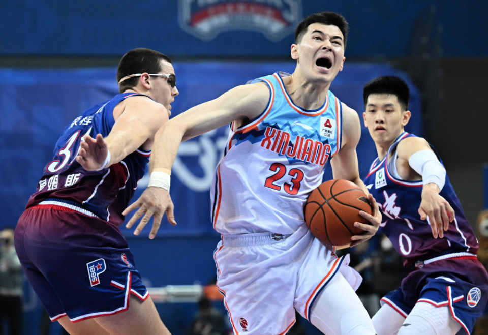 篮球丨cba常规赛新疆伊力特胜天津先行者