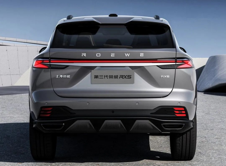 2013年,上汽推出首款插电混合动力轿车荣威e550;2015年,上汽又推出