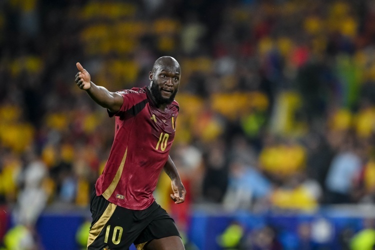 黄健翔:卢卡库被var干了一个帽子戏法,说真的换我会崩溃的