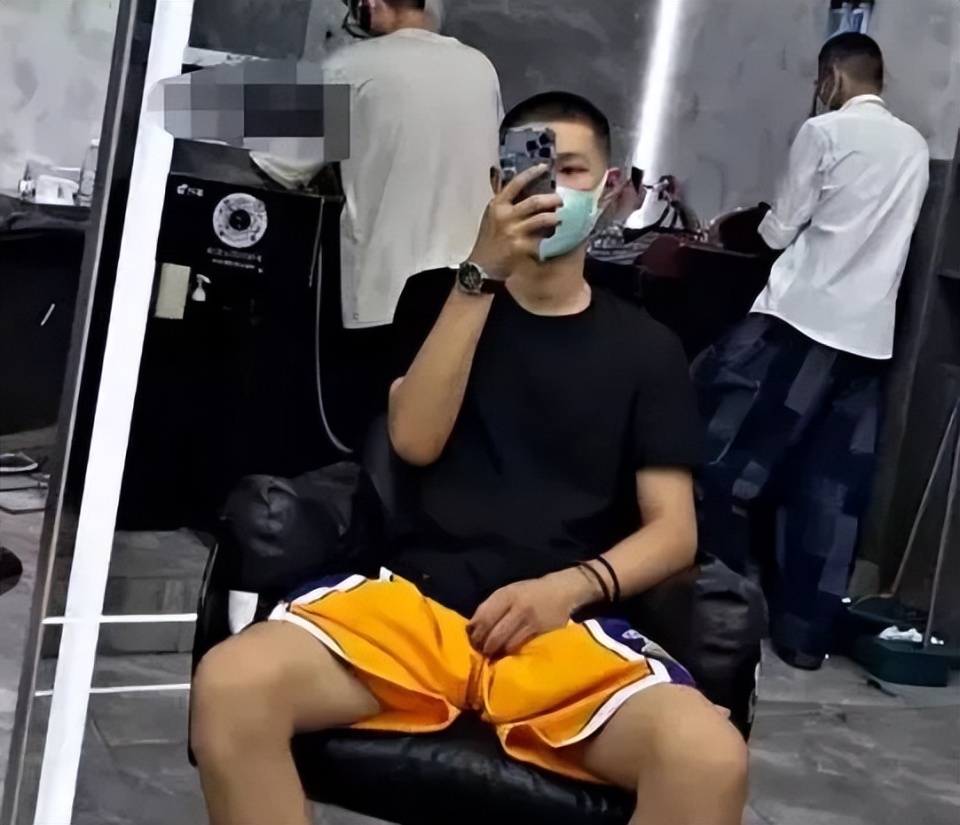 因轮奸被判10年的李天一，出狱后，又出事了-腾讯新闻
