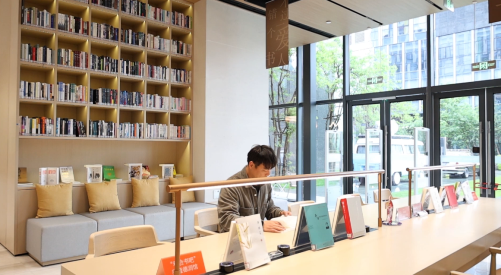 近年来,台州市图书馆以满足群众精神文化需求为抓手,聚焦"建,管,用"