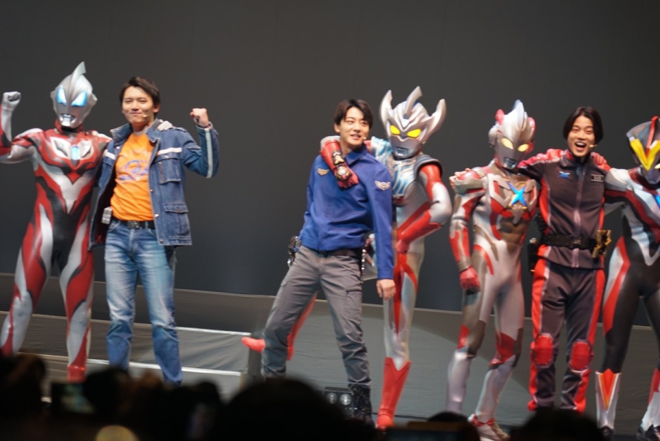 新生代奥特曼舞台剧:难得一见的优幸和泰迦同框 以后估计很难回归了