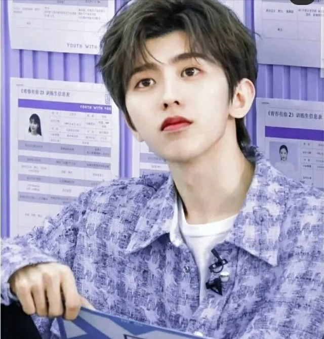 蔡徐坤约炮风波升级:有博主称朋友和蔡在深圳睡过2次,蔡活儿很差,也就