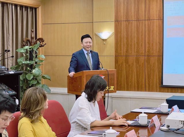 al hooti)女士以及山东元堃经济发展有限公司董事长王坤一行,就"海鸥