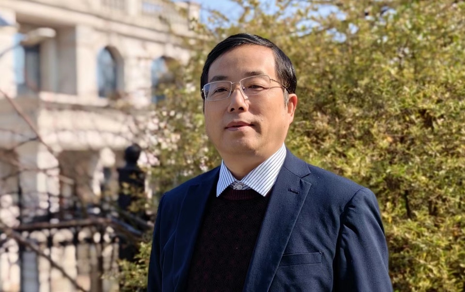 卢毅(两广社科智库联盟专家,长沙理工大学智库主任,教授)在国内光外