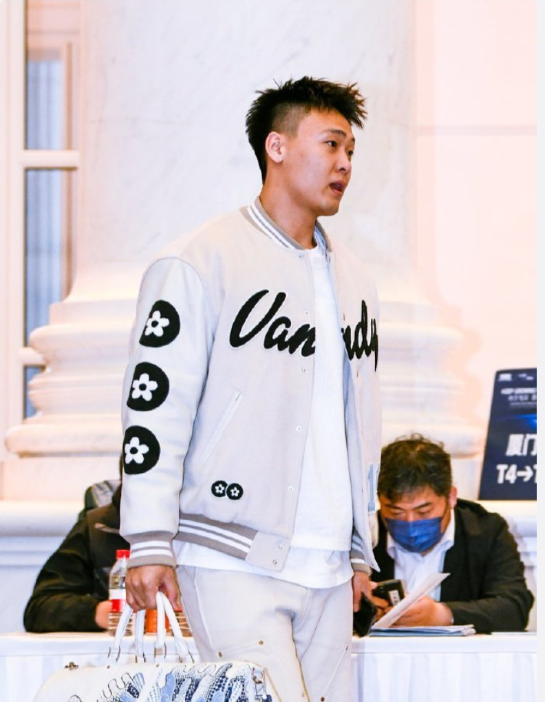 cba赛前一天宣布赵睿无缘全明星,赵睿到现场不让拍官方定妆照