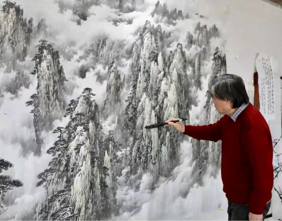 现为安徽省书画院特聘画师,安徽黄山山水画研究院院长,安徽省壁画院副