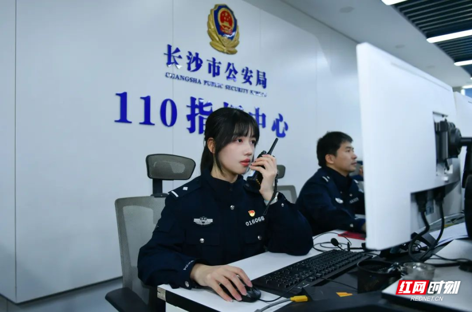 新春走基层丨这名00后女新警一天要接100多个电话