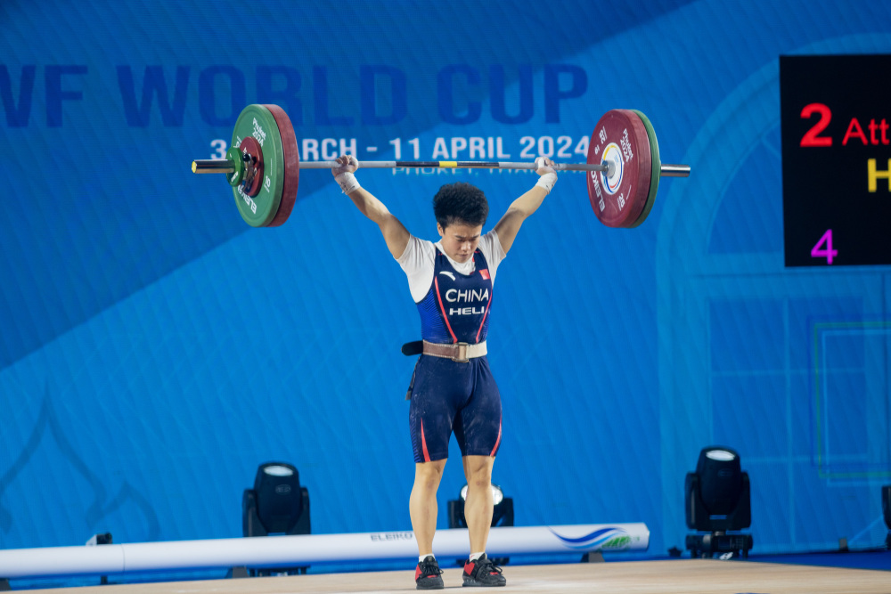 举重世界杯——女子49公斤级:侯志慧获亚军_腾讯新闻
