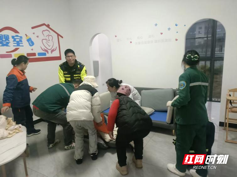 湖南高速张湘怀区域服务区：全员坚守践使命 暖心廉洁护旅途_腾讯新闻